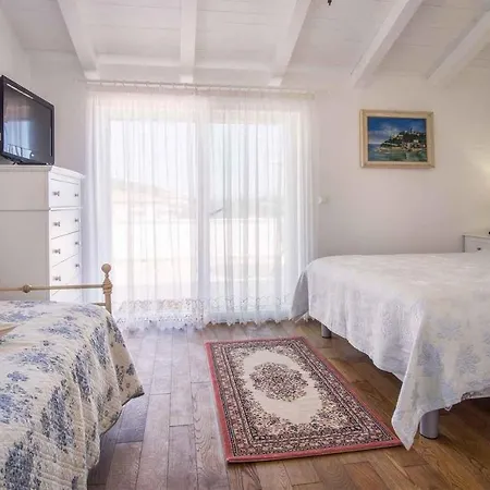 Holiday home In Vrbnik/insel Krk 13634 Vrbnik